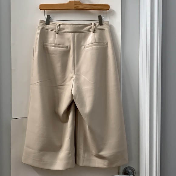 ❗️SOLD❗️ Babaton Long Wide-Leg Short Pants Size 6 - Picture 5 of 12